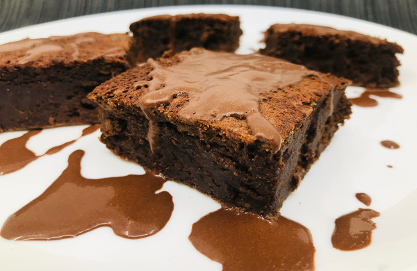 Brownie con Banano en Sartén